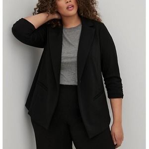 Torrid Deep Black studio cupro classic blazer